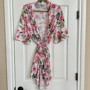 Show Me Your MuMu Brie Robe Garden of Blooms NWOT
